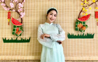 Nghệ sĩ Ốc Thanh Vân ăn tết và mừng sinh nhật ngay tại sân khấu