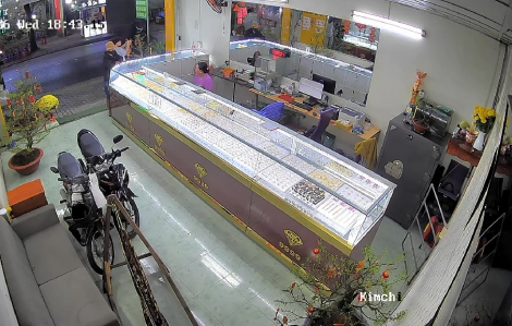 4 giờ theo dấu kẻ nghiện ma túy, cướp giật vàng tại tiệm vàng Kim Chi 2