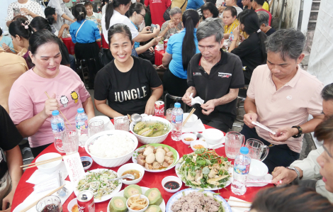 Tổ chức tất niên cho công nhân ở trọ