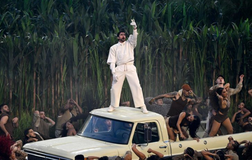 Bad Bunny - Sức mạnh của ngôn ngữ, fandom và niềm tự hào văn hóa