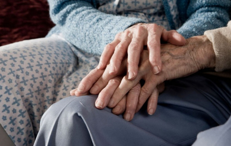 Số người kết hôn ở tuổi xế chiều tăng ở nhiều quốc gia