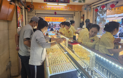 Vàng quay đầu giảm 2 triệu đồng/lượng
