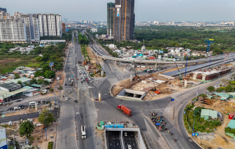 Cửa ngõ và phà Cát Lái thông thoáng lạ thường trong chiều 27 tháng Chạp