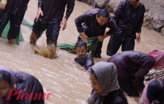 Vị tết trong niềm vui lấm lem