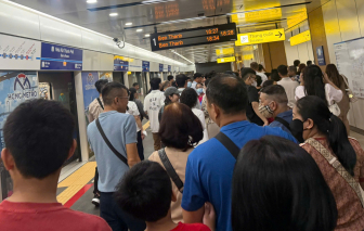 Metro ở TPHCM miễn phí 2 ngày, ga nào cũng đông nghịt
