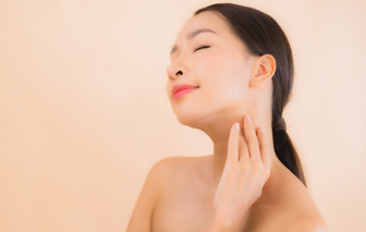 5 bí quyết chăm sóc da vùng cổ giúp trẻ lâu, hạn chế nếp nhăn