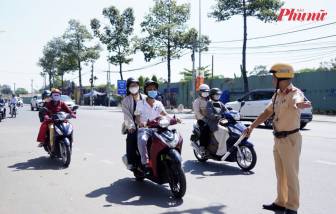 CSGT toàn quốc ra quân kiểm tra nồng độ cồn ngày đầu năm mới