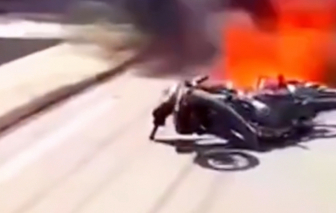 Bắt khẩn cấp thanh niên ở Khánh Hoà đốt xe máy khi bị kiểm tra nồng độ cồn