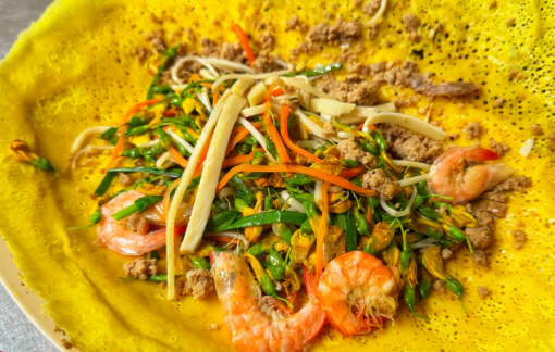 Đến Cần Thơ, tìm vị bánh xèo thịt vịt củ hủ dừa nức tiếng đổ bằng bếp củi