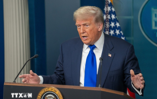 Tổng thống Trump tuyên bố tạm áp thuế toàn cầu 10% sau phán quyết của Tòa án Tối cao