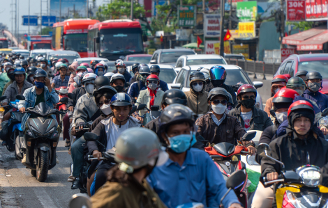 Cửa ngõ, bến xe, ga tàu tại TPHCM tăng nhiệt sau kỳ nghỉ tết