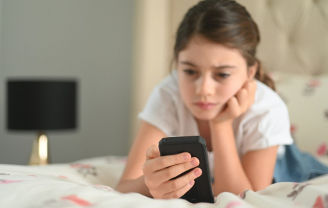 Lệnh cấm mạng xã hội với trẻ dưới 16 tuổi ở Mỹ: 'Món quà lớn' cho phụ huynh lẫn trẻ em