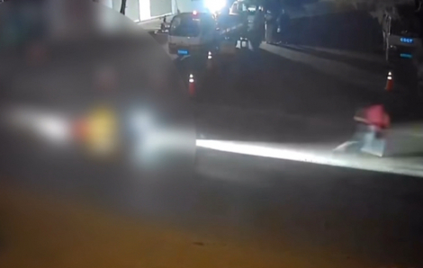 Thanh niên chở pháo tự chế, lao xe vào CSGT ở Phú Thọ