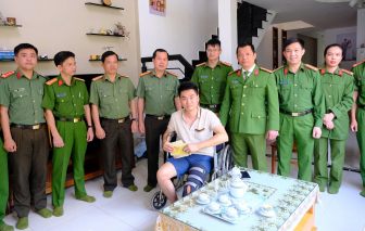 Đại úy công an phường bị đối tượng tấn công trong lúc làm nhiệm vụ