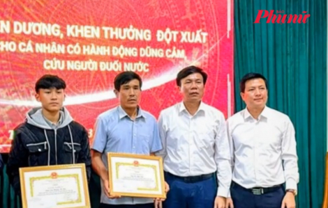 Quảng Trị khen thưởng 2 bố con cứu người trong vụ lật thuyền trên sông Gianh