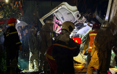 2 người thương vong trong vụ tai nạn giữa tàu lửa và xe tải tại Hà Nội