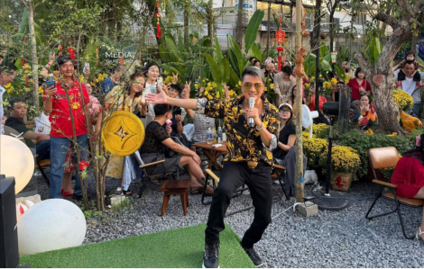 Vì sao Đàm Vĩnh Hưng tạm đóng cửa quán cà phê ở “khu nhà giàu” sau nửa tháng hoạt động?