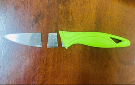 Nữ tạp vụ hẹn chủ nợ đến nhà nghỉ để tấn công hòng quỵt nợ