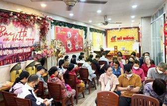 Có nên bán đất mua vàng?