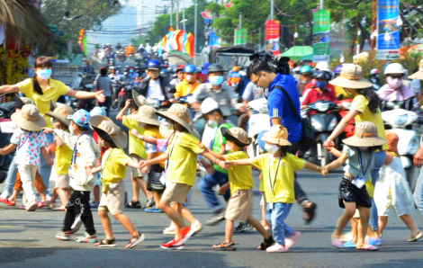 Trách nhiệm với giống nòi - bài học phải bắt đầu từ sớm: Dạy trẻ yêu gia đình để giữ tương lai dân tộc