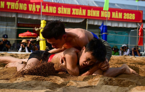 Dù ai đi đó đi đây, ngày 10 hội vật nhớ quay về Sình