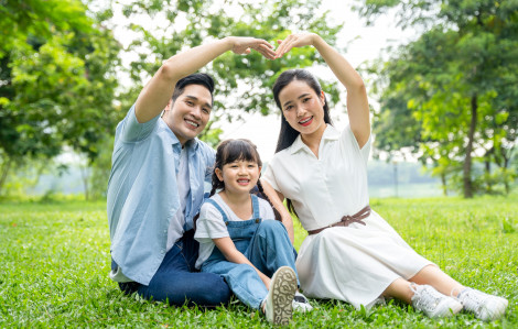 Đừng đợi đến khi người mình thương không còn khóc…