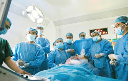 Ngành y tế TPHCM đột phá kỹ thuật chuyên sâu, vươn tầm khu vực