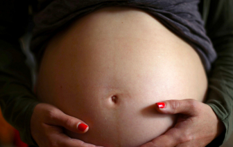 Liệu pháp tế bào gốc có thể khắc phục dị tật cột sống bẩm sinh của thai nhi