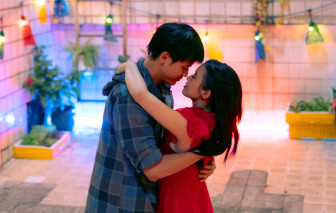 Phim 'Cám ơn người đã thức cùng tôi' giúp 'chữa lành' cho mùa phim tết