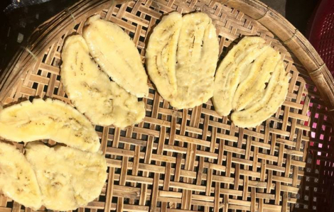 Ra Giêng phơi chuối