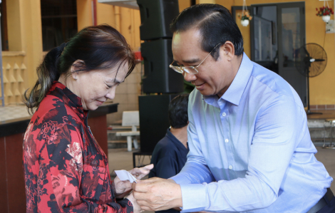 TPHCM chi hơn 2.123 tỉ đồng chăm lo tết cho người dân