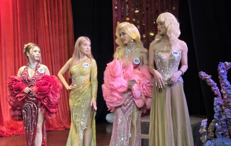 ‘Đảo hoa hậu’ ra nhà hát Bến Thành, cháy vé trong 10 phút