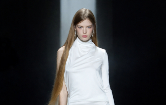 Con gái Elon Musk gây chú ý trên sàn diễn Gucci 2026