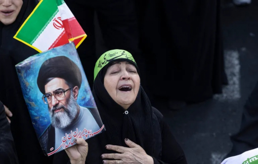 Iran lập hội đồng chuyển tiếp sau cái chết của lãnh tụ tối cao