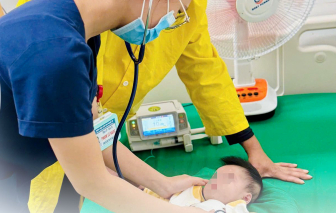 Ho đờm kéo dài, bé gái tháng 4 tuổi tím tái vì dị tật tim nguy hiểm