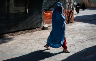 Taliban cho phép chồng đánh vợ, miễn là không bị gãy xương hoặc để lại vết thương hở