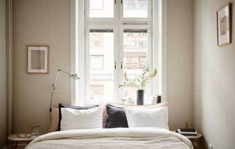 Ưu và nhược điểm của việc đặt giường sát cửa sổ