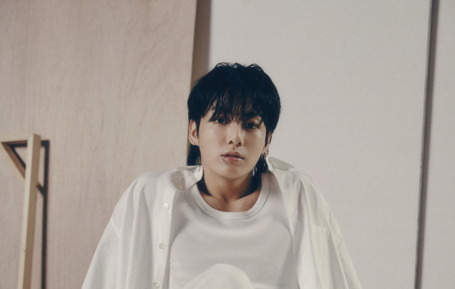 Jungkook (BTS) gây tranh cãi khi livestream: Sự thật về áp lực nghẹt thở của siêu sao toàn cầu