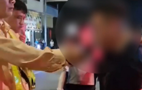 Khống chế tài xế xe tải có nồng độ cồn, cố tình ‘thông chốt’ ở Quảng Ninh