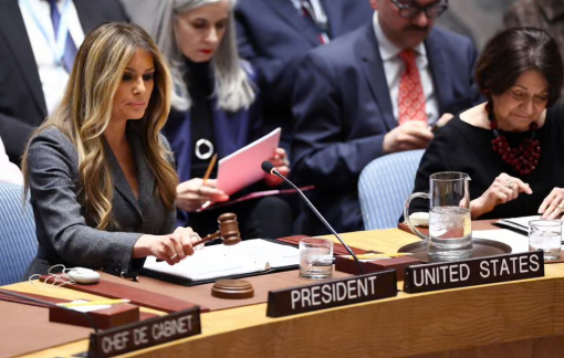 Bà Melania Trump kêu gọi bảo vệ quyền học tập của trẻ em sau vụ không kích trường học ở Iran