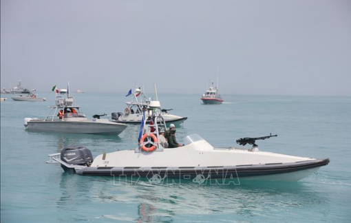 Iran tuyên bố tấn công mọi tàu thuyền qua Eo biển Hormuz, giá dầu lên 200 USD/thùng