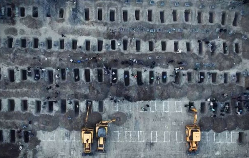 Những nấm mồ nhỏ và nỗi đau của các bà mẹ trong cuộc chiến Trung Đông