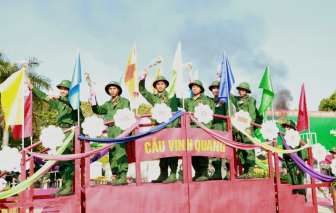 Hàng chục ngàn thanh niên miền Trung nô nức tòng quân