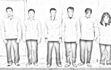 Hoãn phiên tòa xét xử cựu cán bộ phường nhận tiền, cho xây nhà trái phép