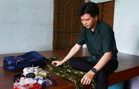 Những chàng trai tình nguyện viết đơn, quyết tâm lên đường nhập ngũ