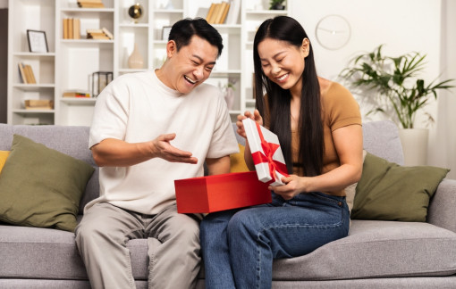 Tặng quà gì để vợ vui, để vợ không mặt nặng mày nhẹ?