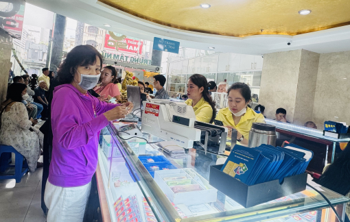 Giá vàng SJC giảm 5 triệu đồng/lượng, bạc cũng giảm sâu