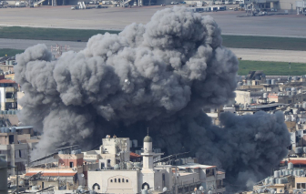 Israel mở rộng không kích Liban, Tehran không ngừng đáp trả