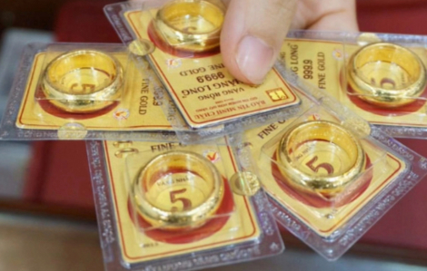 Giá vàng ngày 5/3: Sau khi tuột dốc không phanh đã quay đầu tăng nhẹ