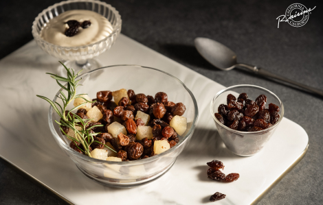 Một chút ấm áp gửi người phụ nữ trân quý: cốc kem gừng và lê hầm nho khô California